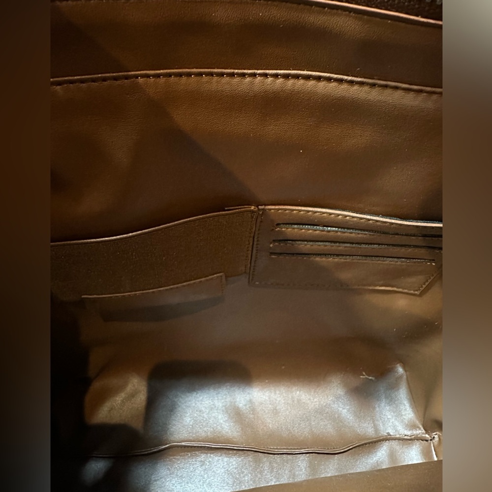 Raviani Brown and Tan CowhideTote with Fringe And Croc Embossed On The Back - Picture 11 of 11